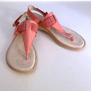 Born Belluno T-Strap Thong Leather Sandals Ladies size 7